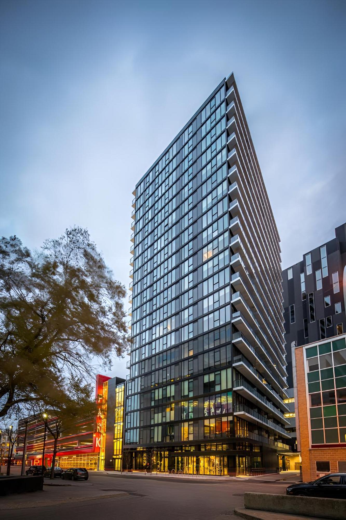 Cozy 1Br Apt - Downtown ウィニペグ エクステリア 写真